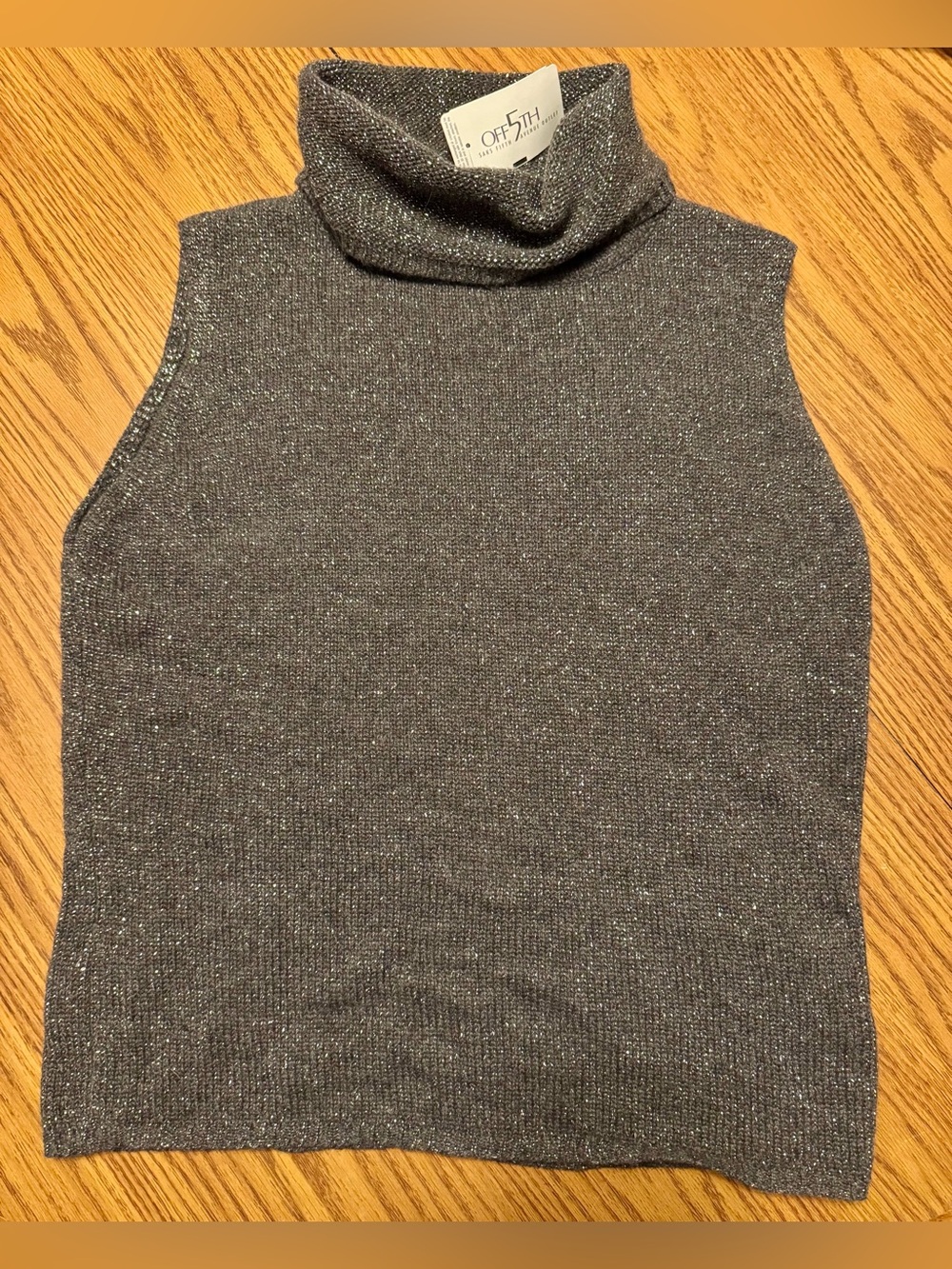 Saks Fifth Avenue Women’s Silver-Gray Metallic Turtleneck Sweater Size Large NWT